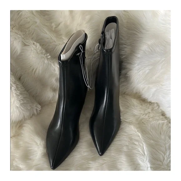 🆕 New Women's Lonnie Kitten Heel Stretch
Ankle Boots - A New Day Black Size 9 - Picture 2 of 7